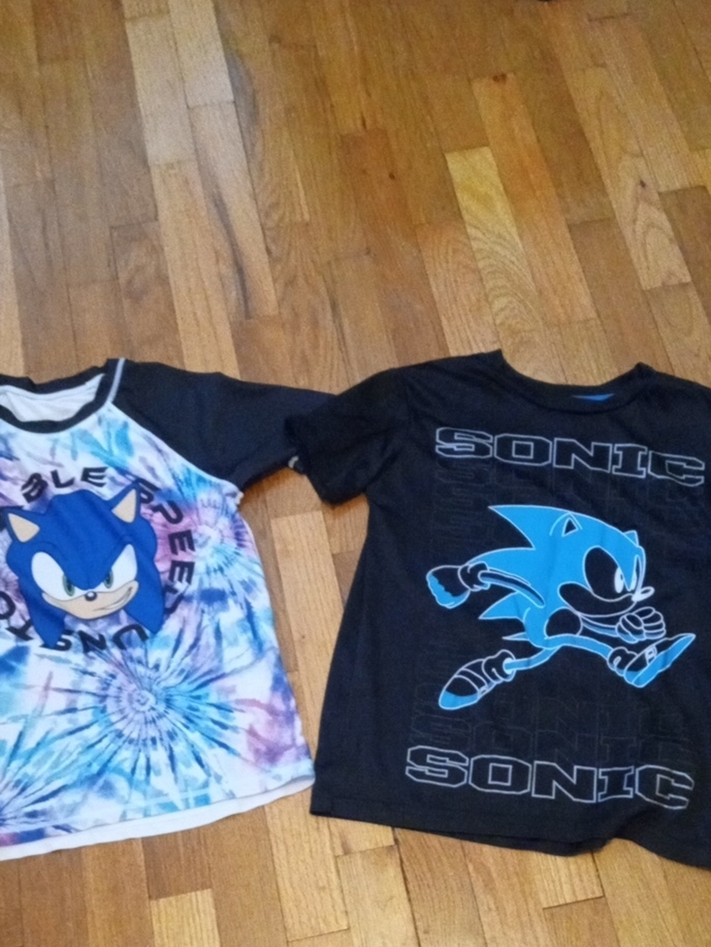 boys 10/12 SONIC hedgehog graphic drifit tee